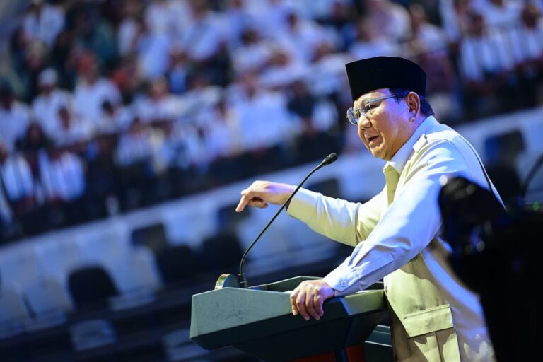 Presiden RI Prabowo Subianto sempat mengucapkan kata "bajingan" saat berpidato pada peringatan Hari Koperasi Nasional di Indonesia Arena